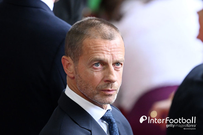 中축구 날벼락! 월드컵과 '영영' 작별↑...UEFA 회장