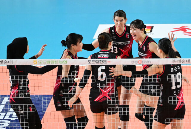 고희진 꿈 이뤘다, 김연경 못 떠나! 메가+부키리치 71점 폭격, 정관장 0-2→3-2 대역전승…무려 4744일 만에 챔프전 승리 [MD대전]