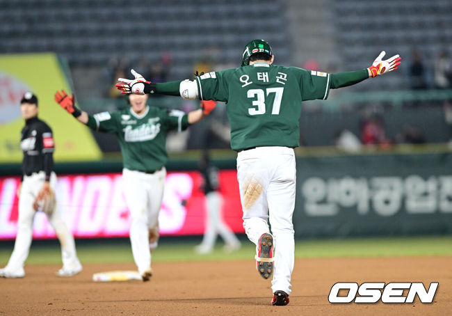 외인vs외인 벤치클리어링 발발! 혼돈의 문학…‘오태곤 11회 극적 끝내기 폭발’ SSG, KT 잡고 2연승 [인천 리뷰]