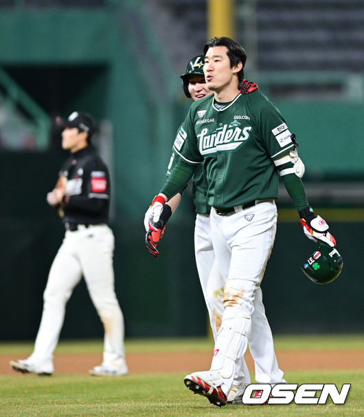 ‘대반전!’ 하위권 후보, LG 대항마 부상하나…11회 극적 끝내기→단독 2위 사수 “오태곤이 이끈 승리” [오!쎈 인천]