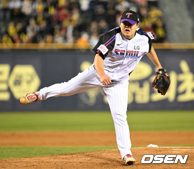 “예의를 갖춰야했다” KIA팬 향해 90도 폴더 인사…52억 FA의 ‘LG 데뷔전’, 1이닝 퍼펙트 완벽하네 [오!쎈 인터뷰]