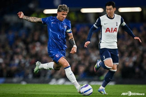 '대굴욕' 토트넘, 이런 최악 기록은 없었다! 손흥민 코앞에서 '욕설 세례' 한가득... '공개 저격' 감독 망언 논란까지