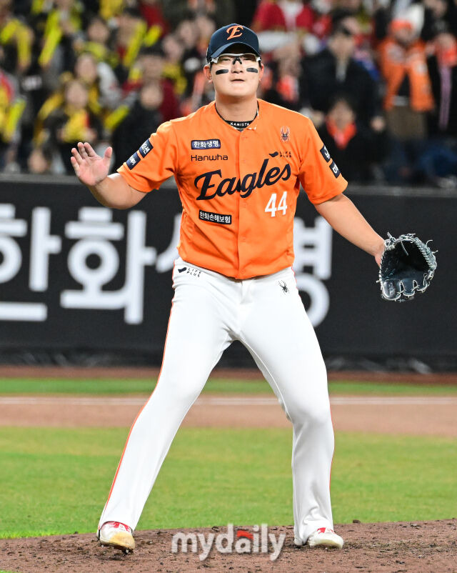 한화가 10년 마무리를 찾았나…김서현 157km로 SV 행진 본격 시작, 방망이가 좀 그렇게 터진다면