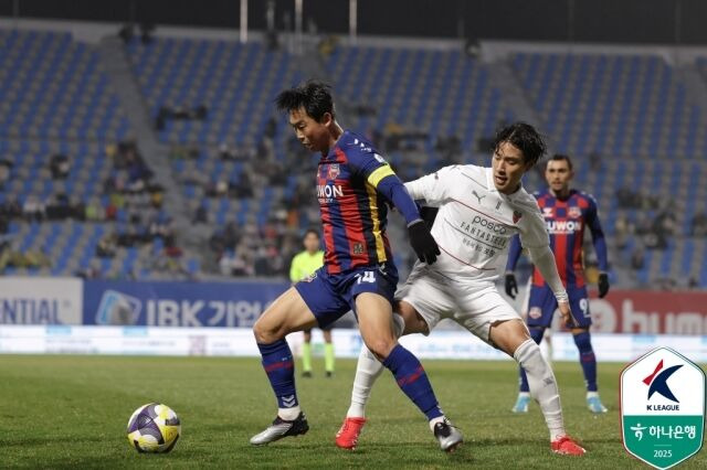 괜히 '천재 미드필더'가 아니다! 복귀전서 선제골 '기점' 역할→수원FC에 귀중한 승점 1점 '선사' [MD수원]