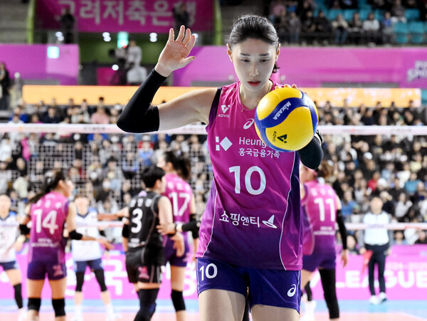 '3번의 준우승'에도 좌절하지 않았던 김연경, 스스로 우승 일구다