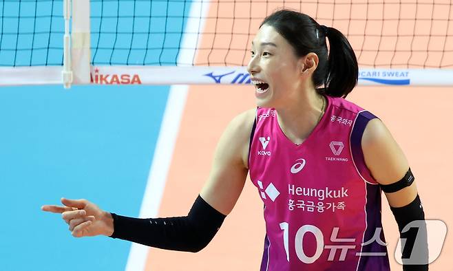 김연경‧김수지 빼고 다 바꾼 흥국생명…3연속 준우승은 없었다
