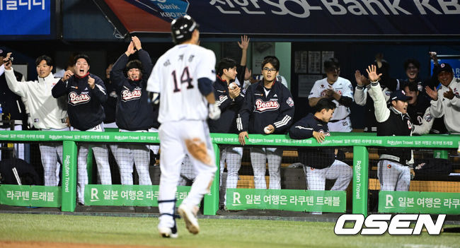 ‘아~’ 플로리얼 황당 실책+한승혁 폭투…김기연이 끝냈다! 두산, 연장 11회 끝 한화 꺾고 첫 5할 승률 달성 [잠실 리뷰]