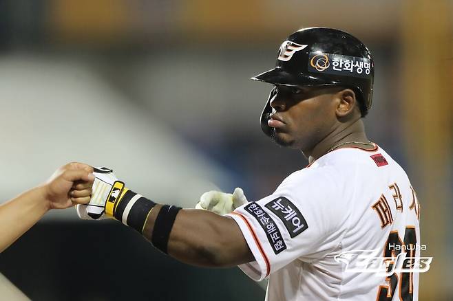 ‘팀 타율 꼴찌’ 한화는 이 선수를 그리워할까… 분노의 타점 폭발, 감격의 MLB 데뷔?