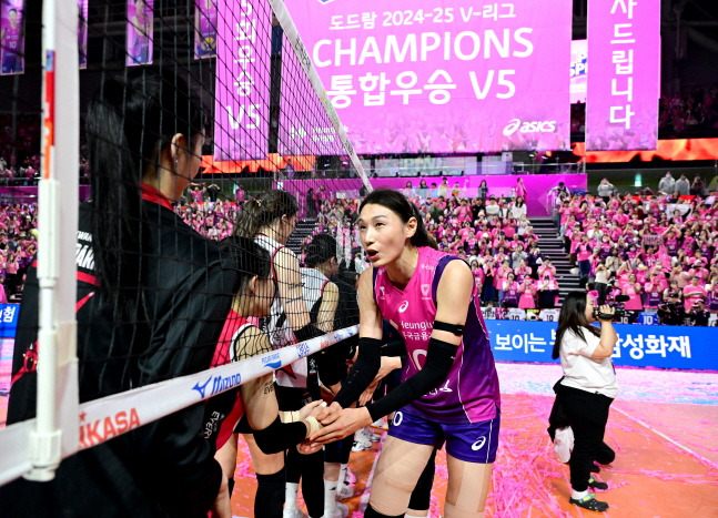'우승→만장일치 MVP' 상상했던 엔딩인데, 여제는 패자를 떠올렸다 '끝까지 남달랐던 품격'