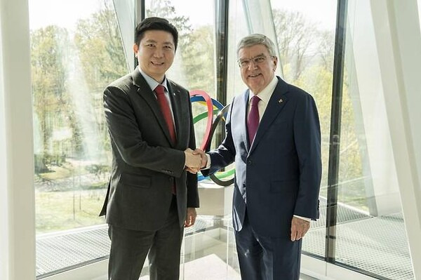 역시 IOC 위원 출신… 유승민 회장, 2036 전주올림픽 위해 바흐 위원장과 면담