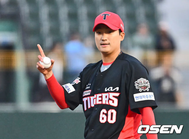 5선발? 토종 에이스 입니다...한화에서 온 보물, 춤추는 148km 패스트볼 'ERA 1.56 대활약'