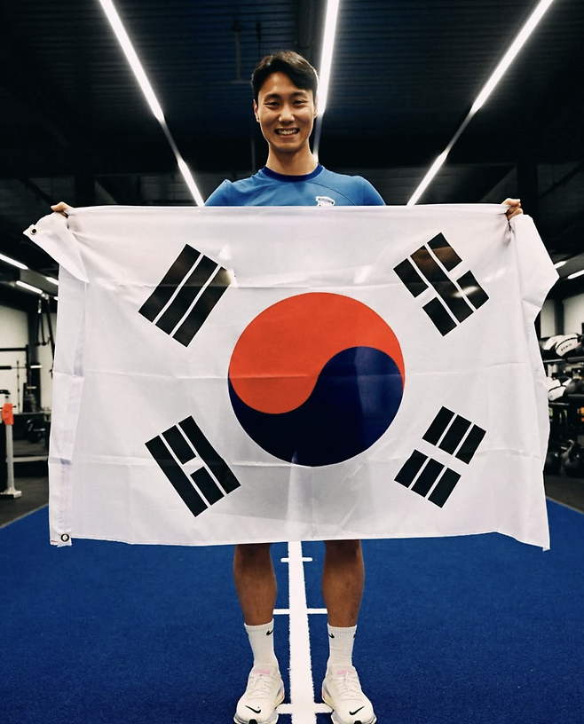 “은퇴하면 축구계 떠나야 겠다” 한국 국가대표, “3부리그에서 다시 열정 생겨” 선택 옳았다…BBC 집중조명 “단순한 승격 그 이상→암울한 시간 끝”