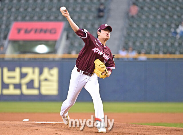 KIA에 1점 내줬는데 LG에 8점 내주고 2군행…‘3G ERA 9.28’ 영웅들 4라운드 신인에겐 시간이 필요해[MD고척]