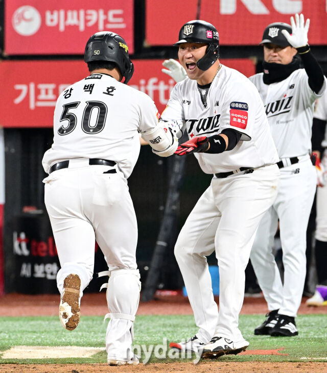'에이스 부상 악재 극복' 6이닝 무실점 합작 철벽 불펜→홈런 쾅쾅... KT, NC 4-1 제압하며 2연승 [MD수원]