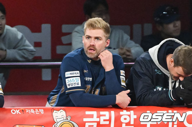 6연타석 삼진 굴욕→외국인 타자가 3회 교체라니…김도영 꺾은 홈런왕이 수상하다 'NC 충격 요법'