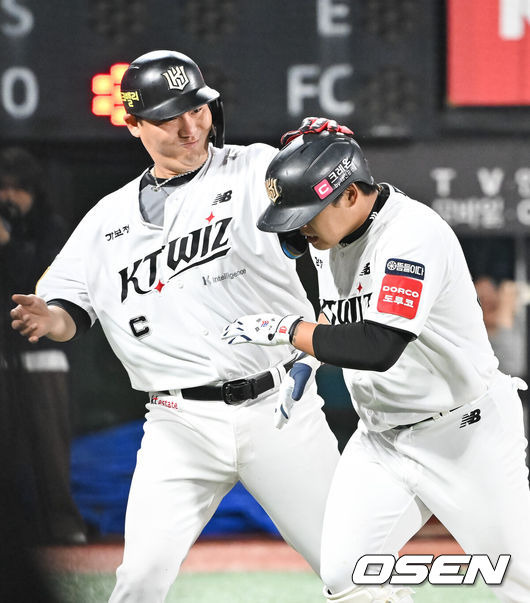 6연타석 삼진 굴욕→외국인 타자가 3회 교체라니…김도영 꺾은 홈런왕이 수상하다 'NC 충격 요법'