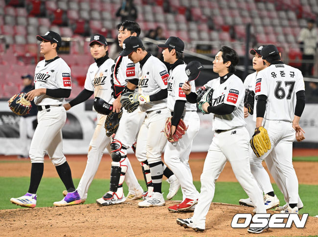 6연타석 삼진 굴욕→외국인 타자가 3회 교체라니…김도영 꺾은 홈런왕이 수상하다 'NC 충격 요법'