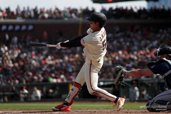 ‘활화산’ 이정후, ML 첫 3루타→3G 만에 멀티히트까지