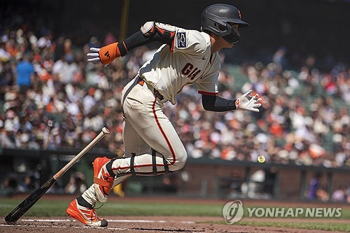 미쳐버린 이정후, ML 2루타 1위 등극-사이클링히트 칠뻔