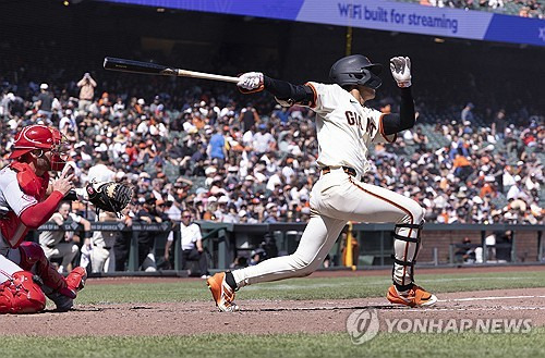 미쳐버린 이정후, ML 2루타 1위 등극-사이클링히트 칠뻔