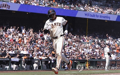 이정후, 1루타-2루타-3루타 기록… 홈런만 치면 사이클링 히트