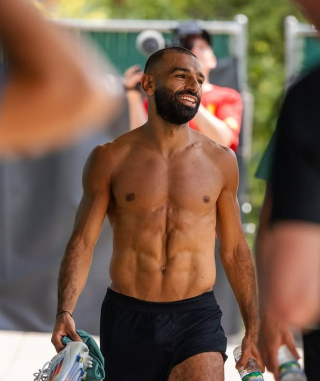 '진짜 미쳤네' 살라, '2400억' 메가톤급 연봉 인상 거절하고 리버풀 남는다...