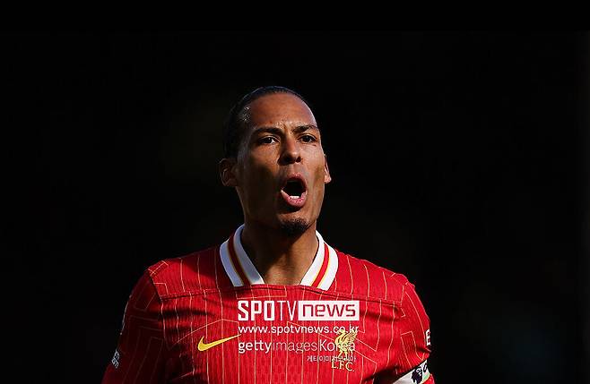 '진짜 미쳤네' 살라, '2400억' 메가톤급 연봉 인상 거절하고 리버풀 남는다...