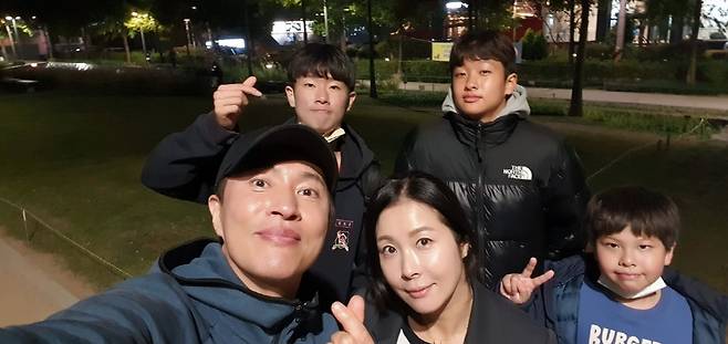 [단독인터뷰]둘째 아들이 일본 국가대표, 김정민