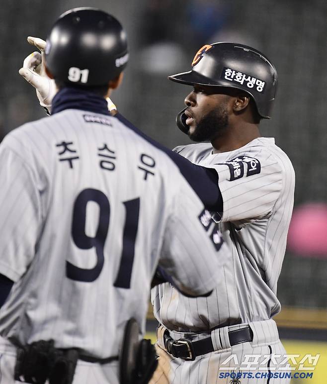 4G 타율 0.353→이제는 고의 4구도 나온다…깨어났다! ML 특급 유망주