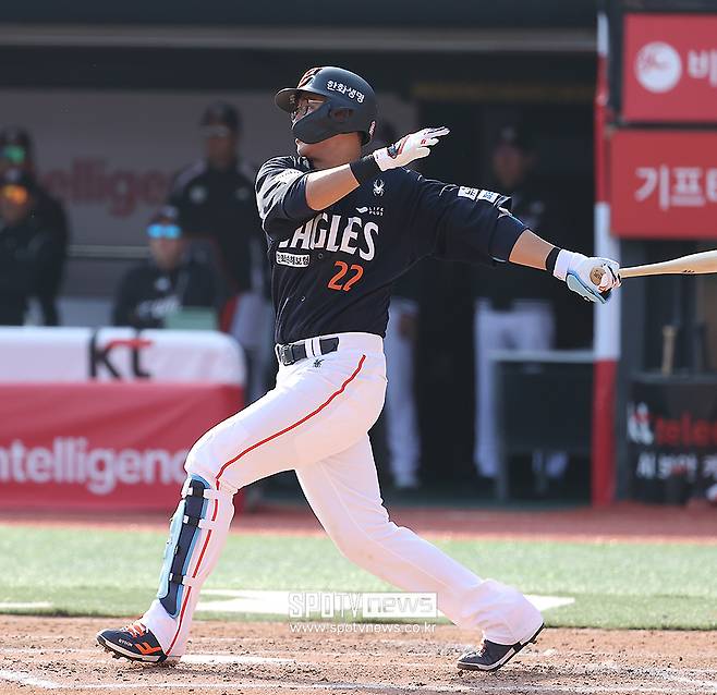 아직도 역대 최초 팀 타율 1할대… 한화 고액 연봉자 철저한 배신, 서서히 고개 들까