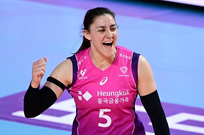 김연경 떠나자마자 개편 착수…흥국생명, 日 명장 영입에 피치와 재계약 합의 '속전속결'