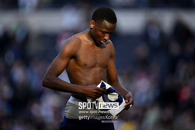 손흥민 골치 아프다!