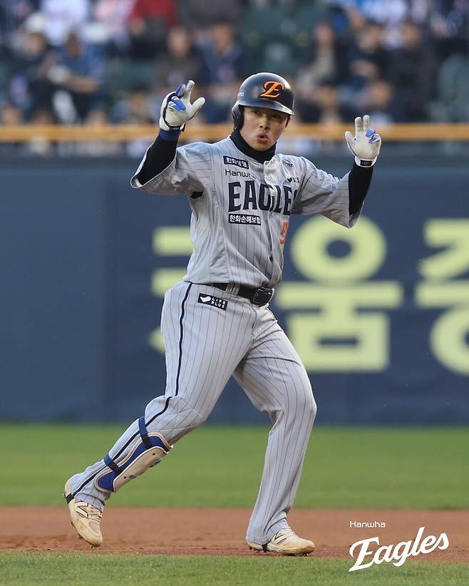 '한화가 두산 또 잡았다' 문현빈 4안타+와이스 156km 첫승 하모니…팀 타율 10위 13안타 대반란 [잠실 게임노트]