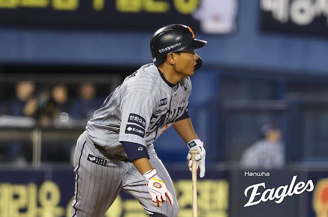 '한화가 두산 또 잡았다' 문현빈 4안타+와이스 156km 첫승 하모니…팀 타율 10위 13안타 대반란 [잠실 게임노트]