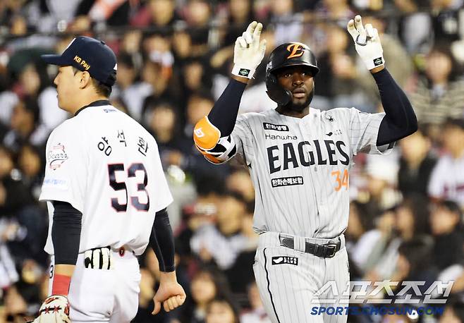 35년 만에 진기록→결국 '로그 아웃' 한화 이제 달린다…두산 제압 '2연승&위닝시리즈' [잠실 리뷰]