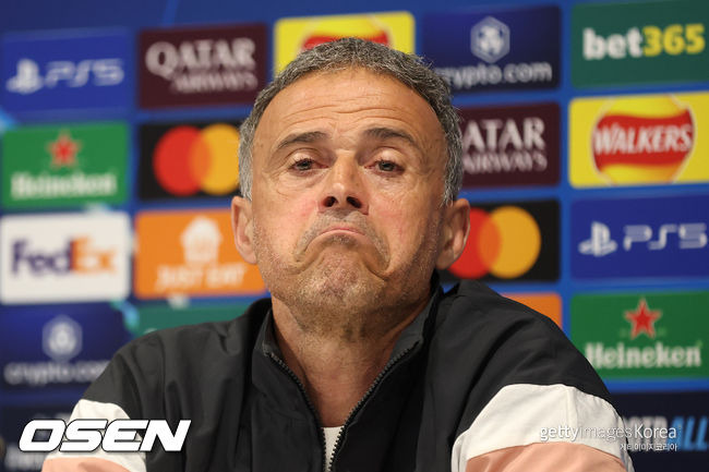 '이강인은 벤치 지켰는데' 엔리케 PSG 감독, LEE 밀어낸 '만 19세' 공격수에