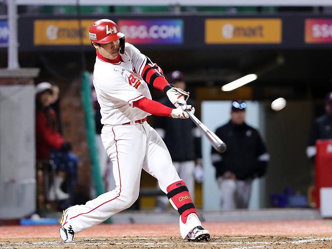 득점권 침묵, 또 침묵… 3득점 이하 69% SSG, 이대로는 불펜도 다 죽는다