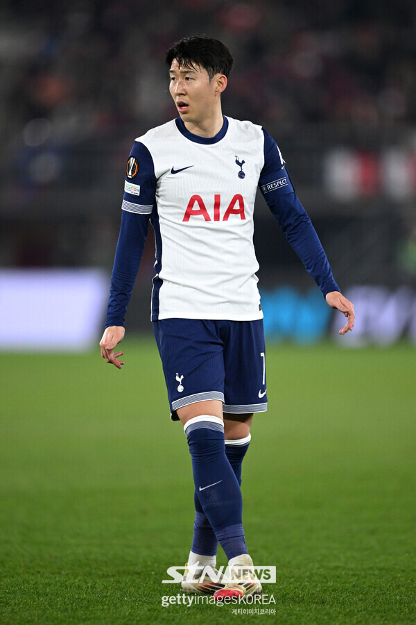 '손흥민 선발 출격→중거리 슈팅' 토트넘, 프랑크푸르트 상대 0-0 무승부라고? '이러면 나가리인데'