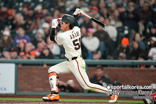 'LEE가 팀을 이끌고 있다!' ML '단독 1위' 이정후 활약에 美 현지도 들썩...올스타·타격왕·MVP 예측까지