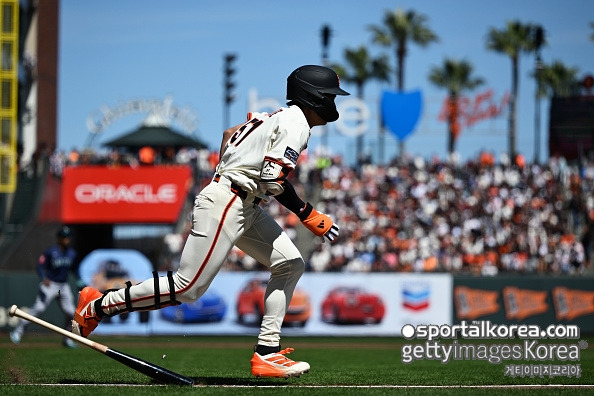 'LEE가 팀을 이끌고 있다!' ML '단독 1위' 이정후 활약에 美 현지도 들썩...올스타·타격왕·MVP 예측까지