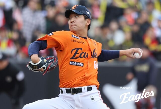 '전체 1순위' 황준서 5이닝 5K 90구, 이글스 전직 마무리 홀드…2R 포수 3안타 3타점 폭발, 두산 8-5 제압