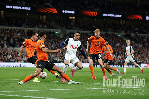 [uel.review] '골대 두 번 쾅쾅+손흥민 80분' 토트넘, '포로 백힐 원더골'로 프랑크푸르트전 아쉬운 '1-1 무승부'
