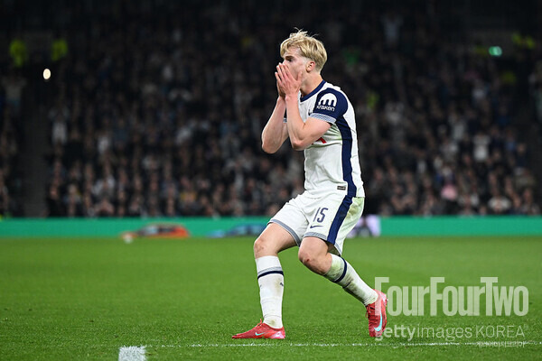 [uel.review] '골대 두 번 쾅쾅+손흥민 80분' 토트넘, '포로 백힐 원더골'로 프랑크푸르트전 아쉬운 '1-1 무승부'