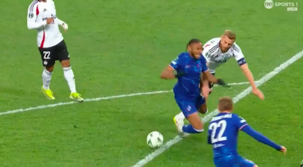 “골 넣을 의지조차 없는 듯” PK 유도→실축에…폭발한 팬심