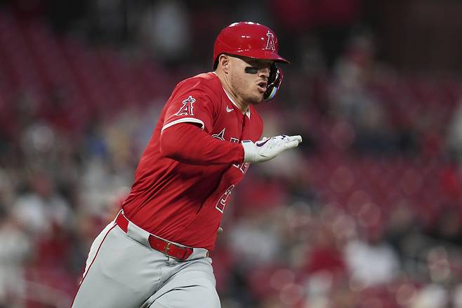 시즌 첫 멀티홈런 ‘쾅쾅’, 부상 조짐은 전혀 없다···트라웃, 올해는 ‘송어의 귀환’을 기대해도 되나