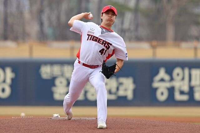 ERA 6.00이지만 KIA에 꼭 필요한 이 투수…윤영철이 울어도, 양현종·올러가 주춤해도 부르면 나간다