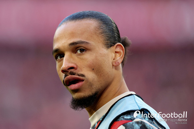 그렇게 남고 싶나…'연봉 절반 삭감' 감수→