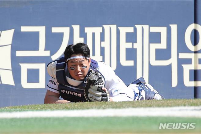 '이럴 수가' 152억 포수가 자동문이라니...초유의 1이닝 5도루 허용→도루저지율 8.3%, 무너진 최고 안방마님의 자존심