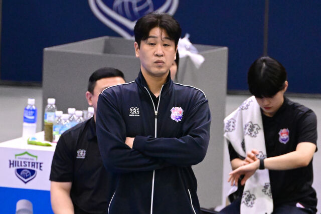 '코치 폭행 혐의' 김종민 감독,