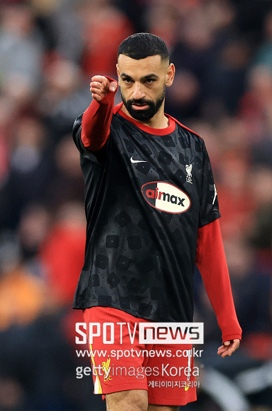 [공식발표] ‘오피셜 떴다’ 손흥민! 난 레전드 대우 받아…‘2년 파격 재계약’ 모하메드 살라, 리버풀 잔류 확정 ‘2027년까지’